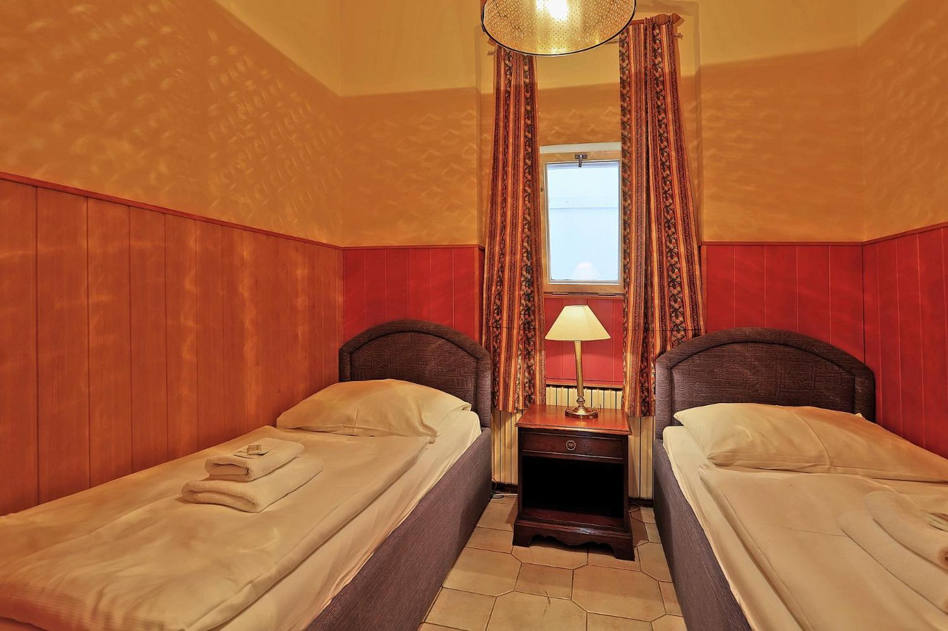 Kavalir Hotel 3*